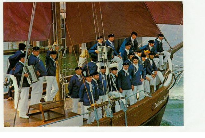 Der Sylter Shanty-Chor an Bord eines Segelschiffs, 1977